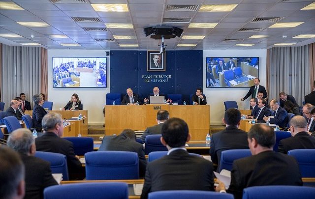 f426c8d8afedd5cd135610a839bf04f5 3