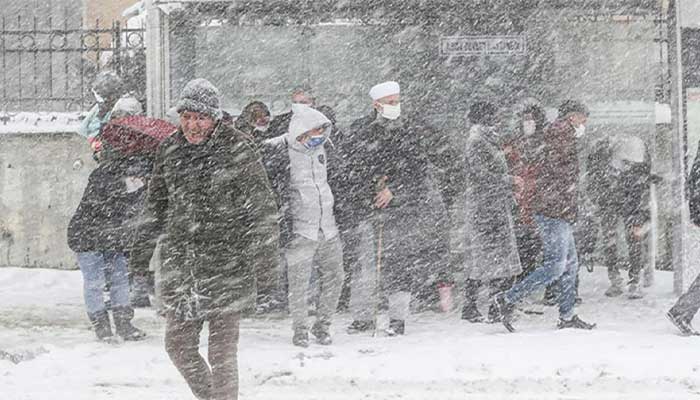 istanbulda kar calisma hayatini olumsuz etkiliyor